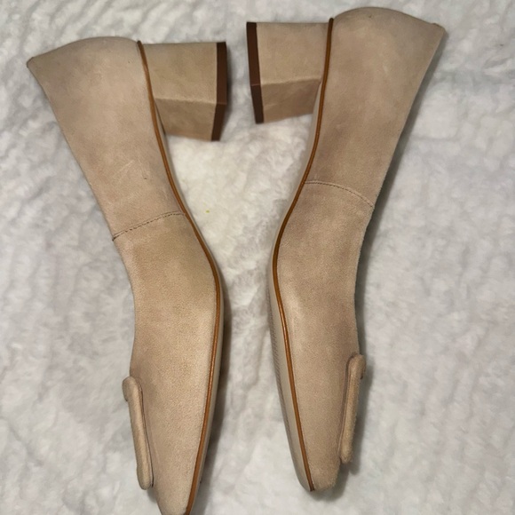 TALBOTS Elegant Tan Block Heel Pumps - Picture 4 of 9